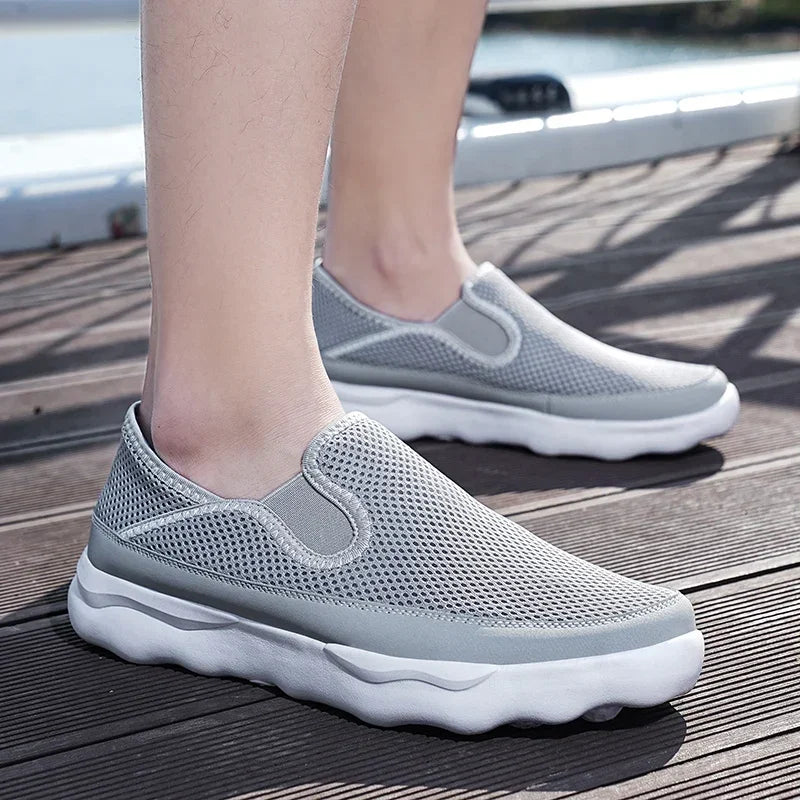 Comfortable And Breathable Sports Collapsible Heel Shoes For Men